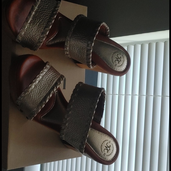 Heels - Picture 3 of 5